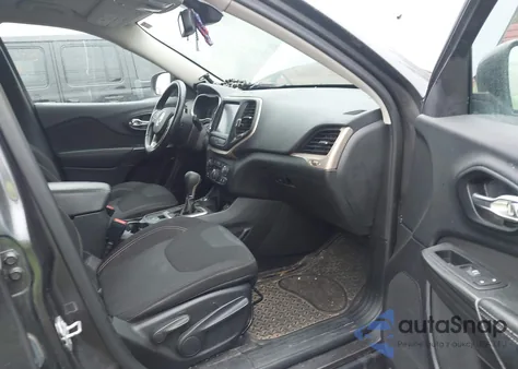 2016 Jeep Cherokee Latitude z USA, uszkodzony, nr VIN 1C4PJMCS1GW154188